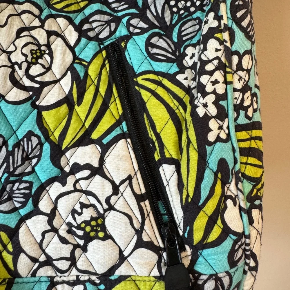 Vera Bradley Island Blooms Messenger Laptop Bag Blue White Floral 14.75x11x4.25‎